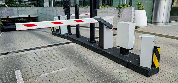 Custom Gate Design & Integration Garland